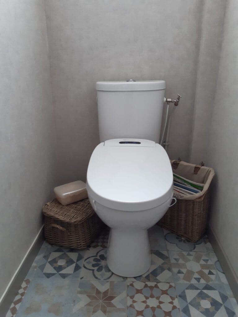HOT CONCEPT WCCONCEPT PHOTO INSTALLATION ABATTANT WC JAPONAIS ADAPTABLE
